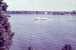Т/х «Восход» на Волге у Ярославля (автор фото: Дородонов Ю.В., 1986 г.). Фотография из фондов Музея морского флота
