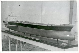 Выставка «Морской флот СССР». Модель судна «Крым». 1960–1970-е гг. Фотография из фондов Музея морского флота